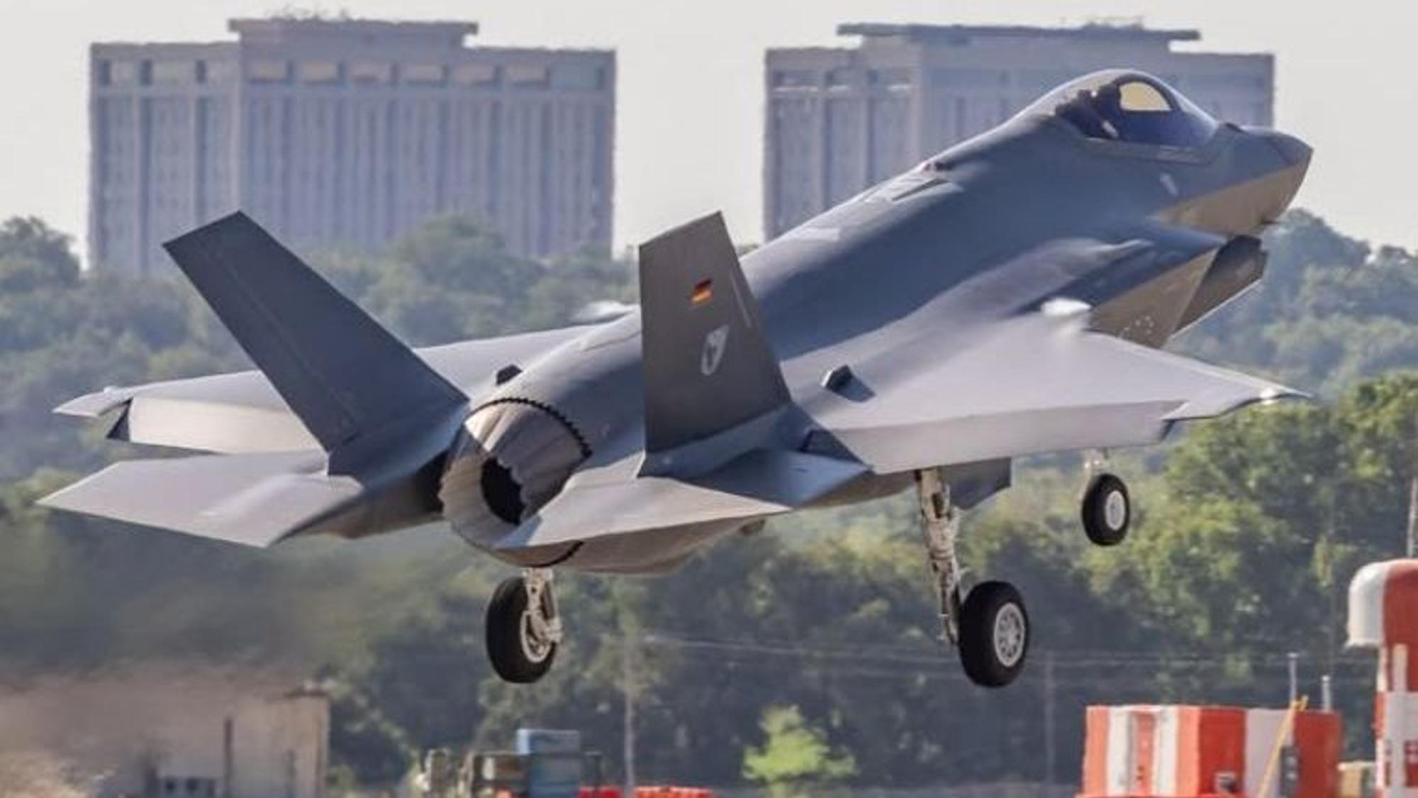 Die erste F-35A Lightning II mit deutscher Kennung ist in den USA abgehoben.