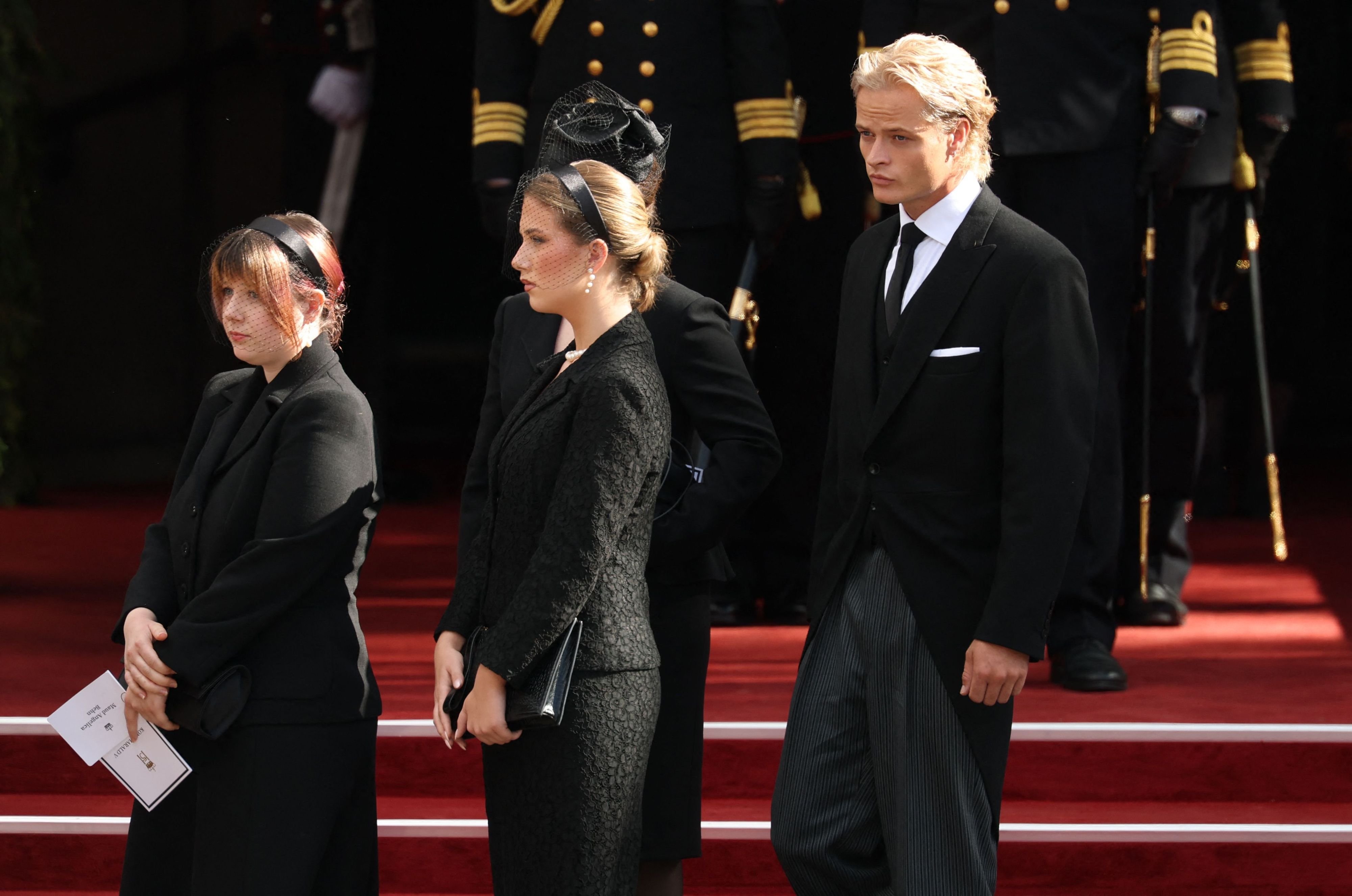 Marius Borg Høiby (r) bei der Trauerfeier für König Harald in Oslo.