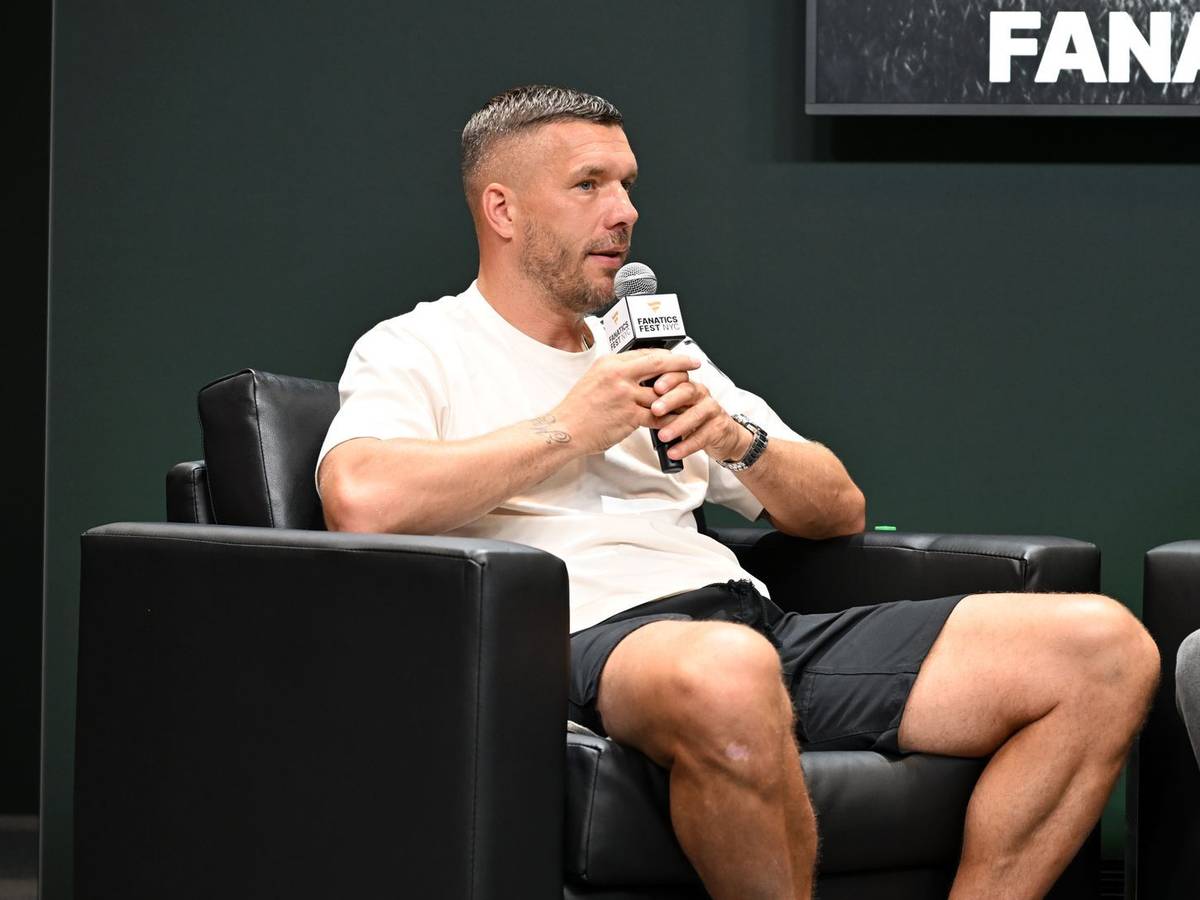 Lukas Podolski hat bei „Stern TV“ über das „Glücksgefühle“-Festival gesprochen. (Bild: 2026 Getty Images for Fanatics/Dave Kotinsky)