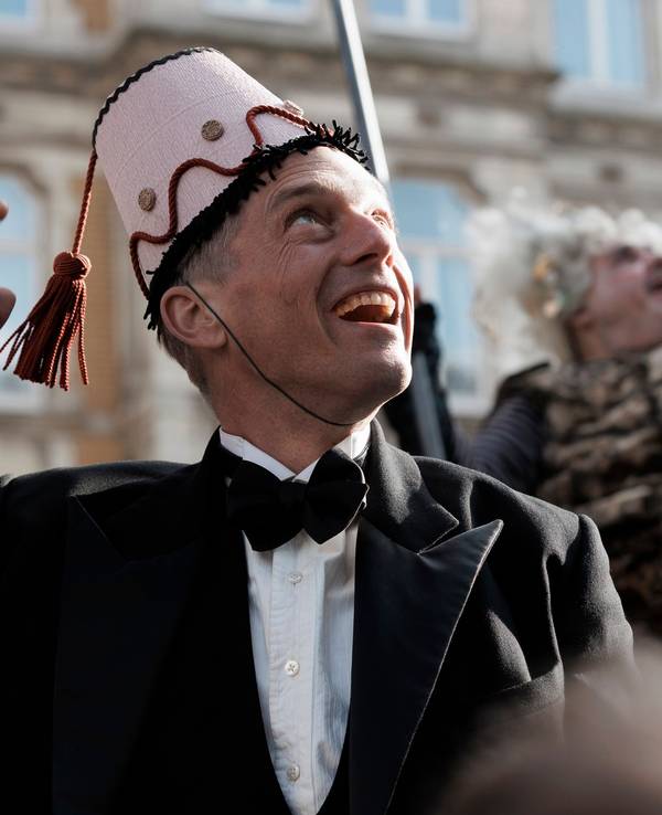 Ermittler Gereon Rath (Volker Bruch, r.) und Dr. Forster (Ulrich Noethen) in „Babylon Berlin“.