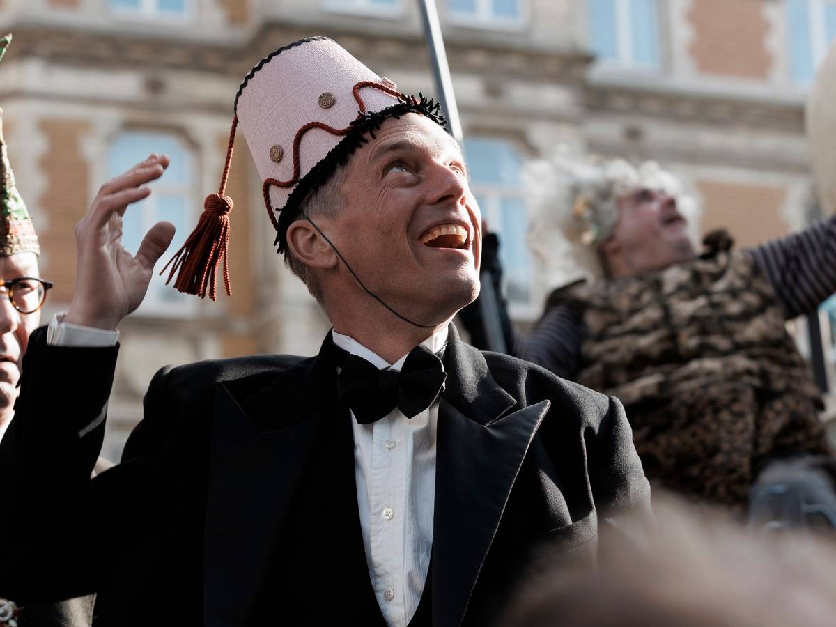Ermittler Gereon Rath (Volker Bruch, r.) und Dr. Forster (Ulrich Noethen) in „Babylon Berlin“.