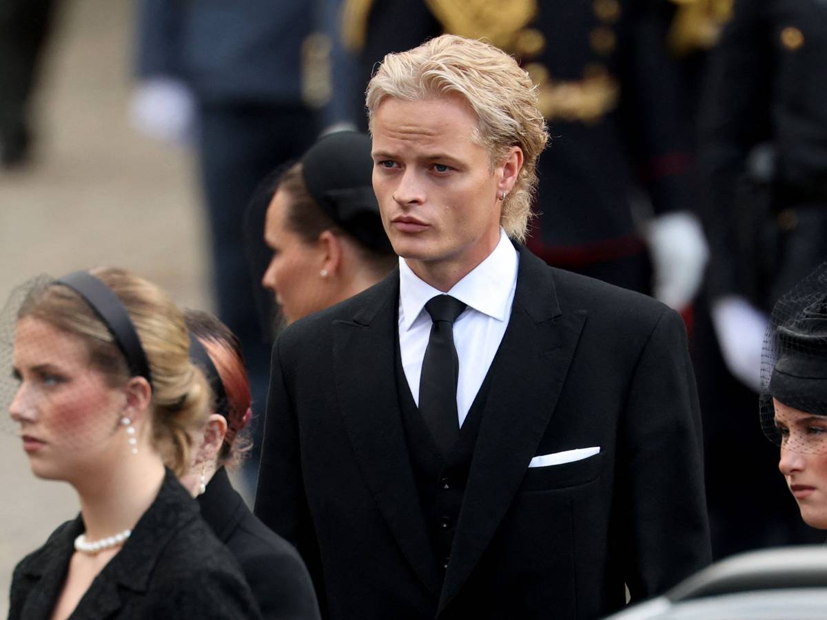 Marius Borg Høiby (r) bei der Trauerfeier für König Harald in Oslo.