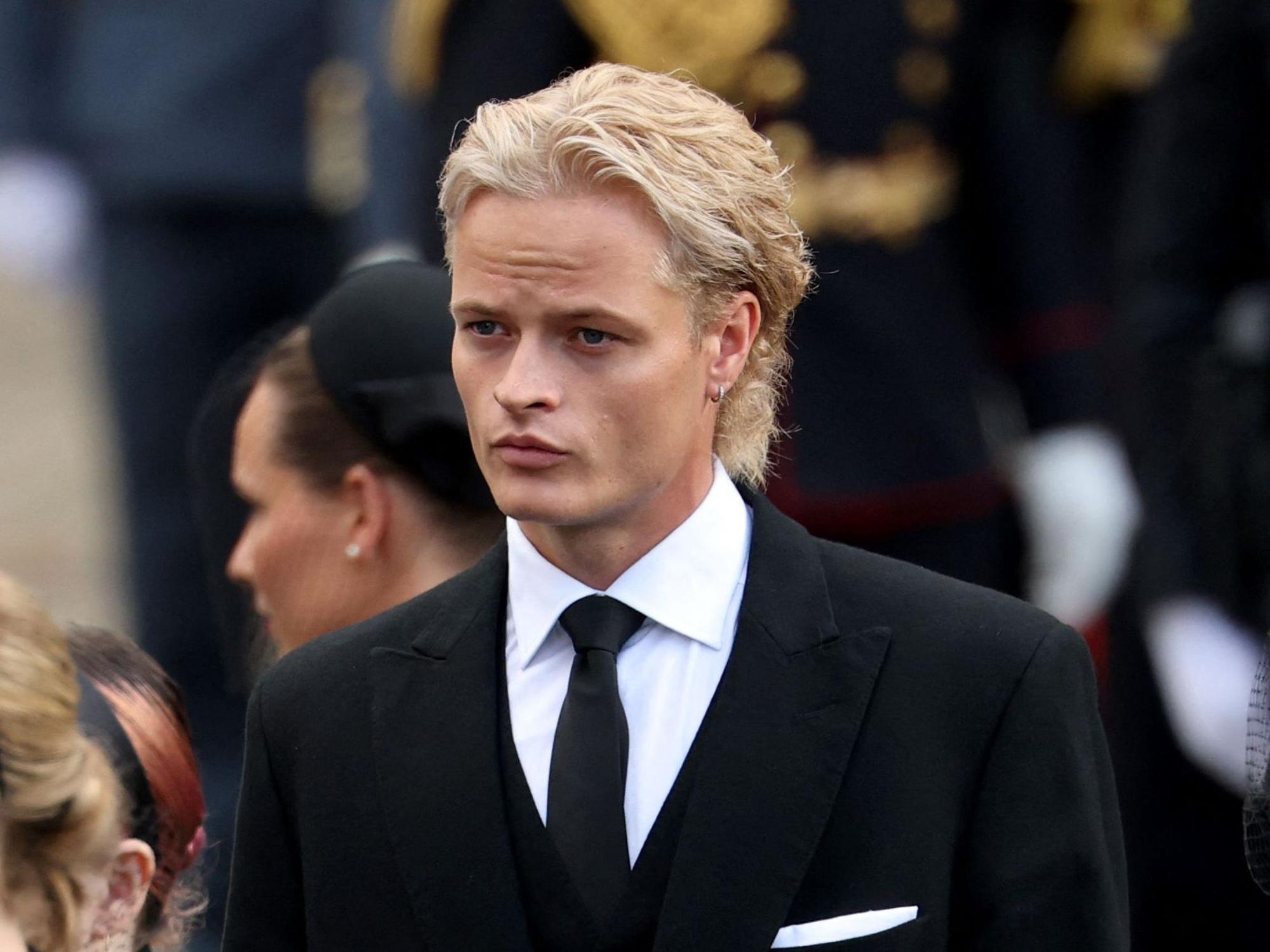 Marius Borg Høiby (r) bei der Trauerfeier für König Harald in Oslo.