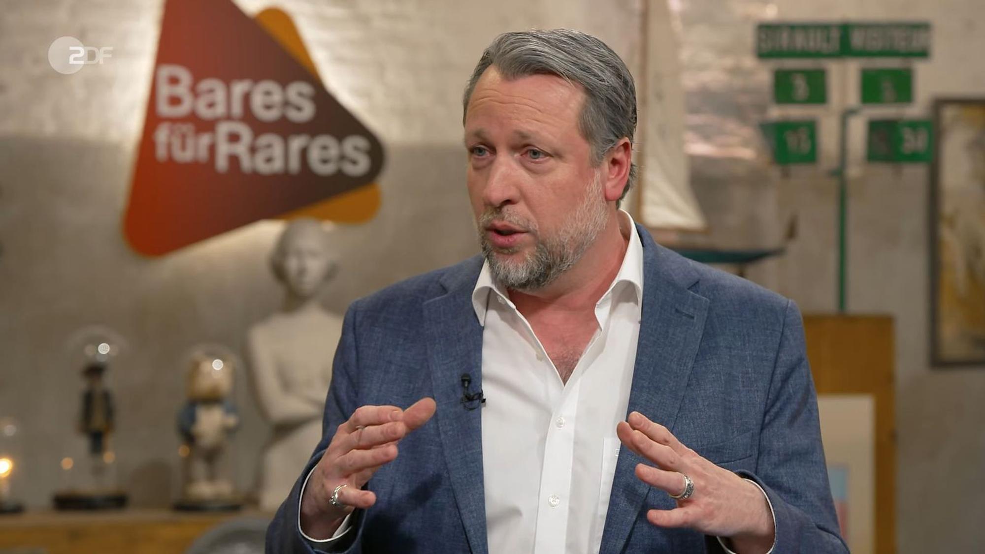 Lessmann dachte an „Space Age“: „Dieser Schmuck unterschied sich deutlich von dem Schmuck der Nachkriegszeit der 1940er- oder auch noch 50er-Jahre.“
(Bild: ZDF)