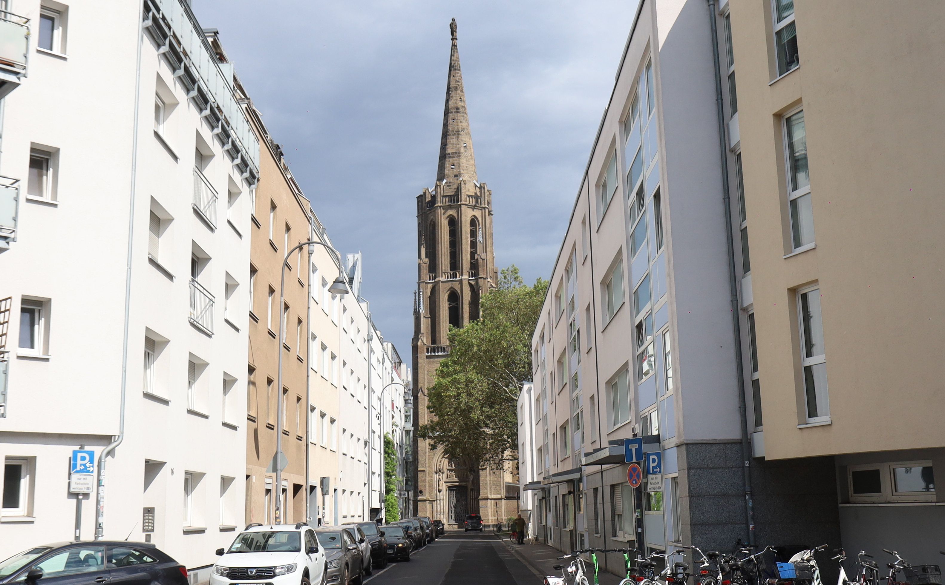 01.09.2026, Köln: Außenansicht der Pfarrkirche St. Mauritius. Foto: Arton Krasniqi