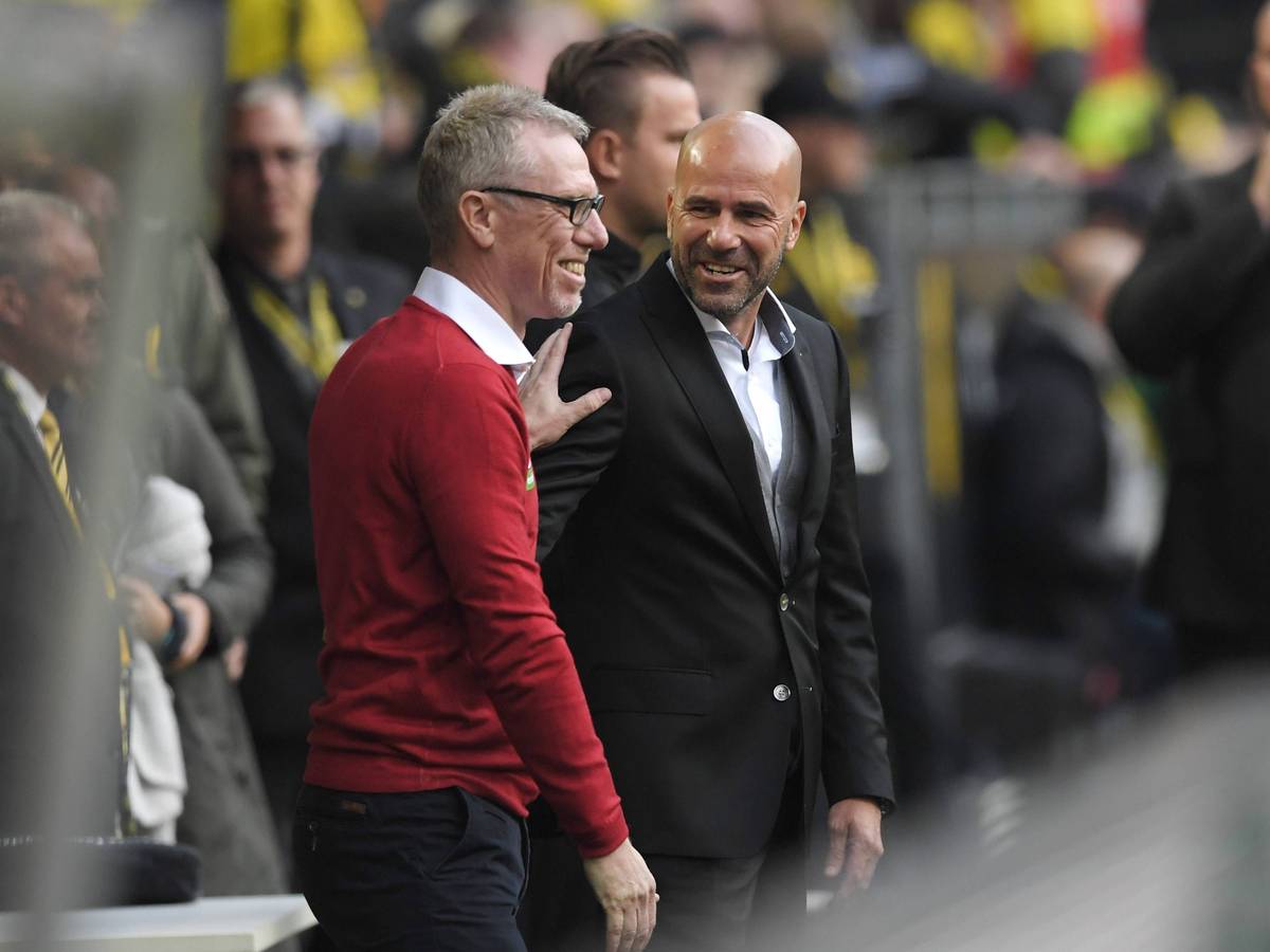 Peter Bosz und Peter Stöger beim Spiel zwischen dem 1. FC Köln und Borussia Dortmund.