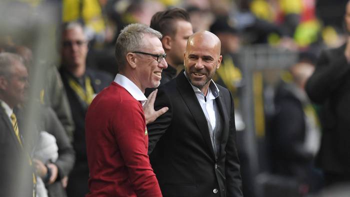 Peter Bosz und Peter Stöger beim Spiel zwischen dem 1. FC Köln und Borussia Dortmund.