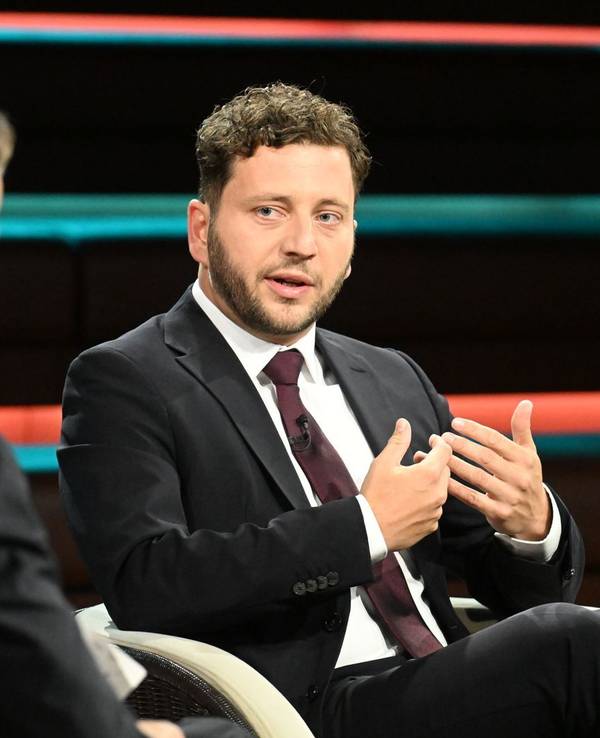 Felix Banaszak äußerte sich am Donnerstagabend bei „Markus Lanz“ unter anderem zu Bundeskanzler Friedrich Merz. (Bild: ZDF / Cornelia Lehmann)