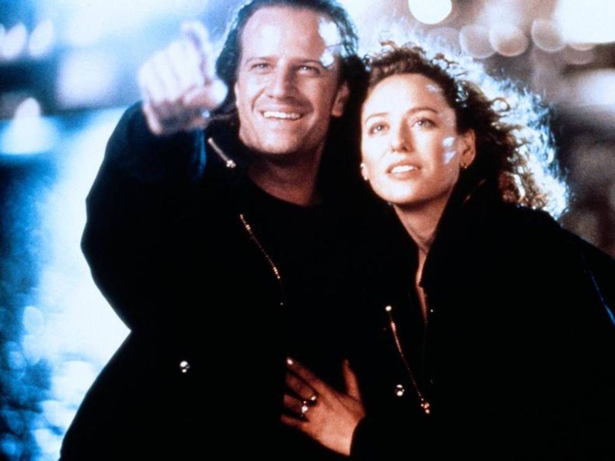 In „Highlander II“ landete Virginia Madsen (Bild, mit Christopher Lambert) eine ihrer ersten großen Hauptrollen. (Bild: Highlight)