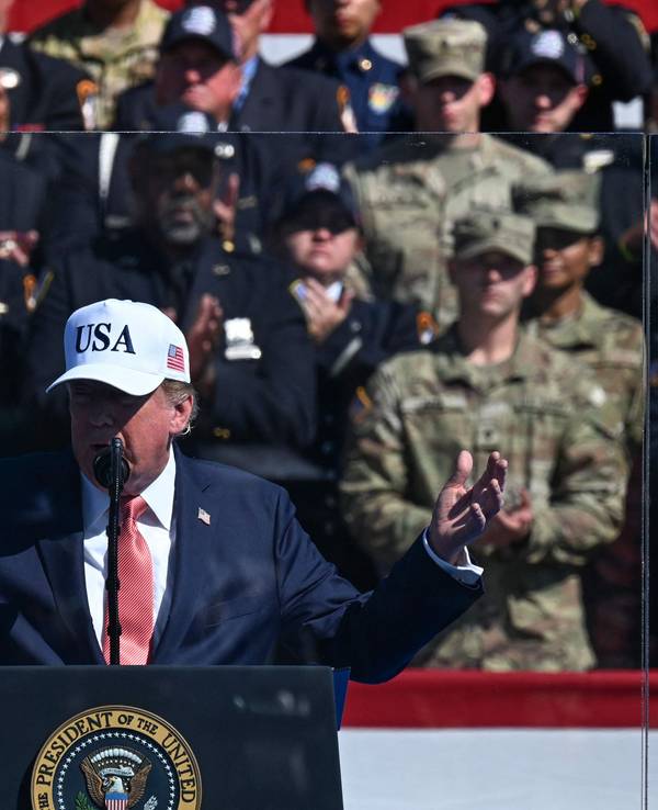 US-Präsident Donald Trump spricht vor dem Weißen haus am 8. September über 9/11.