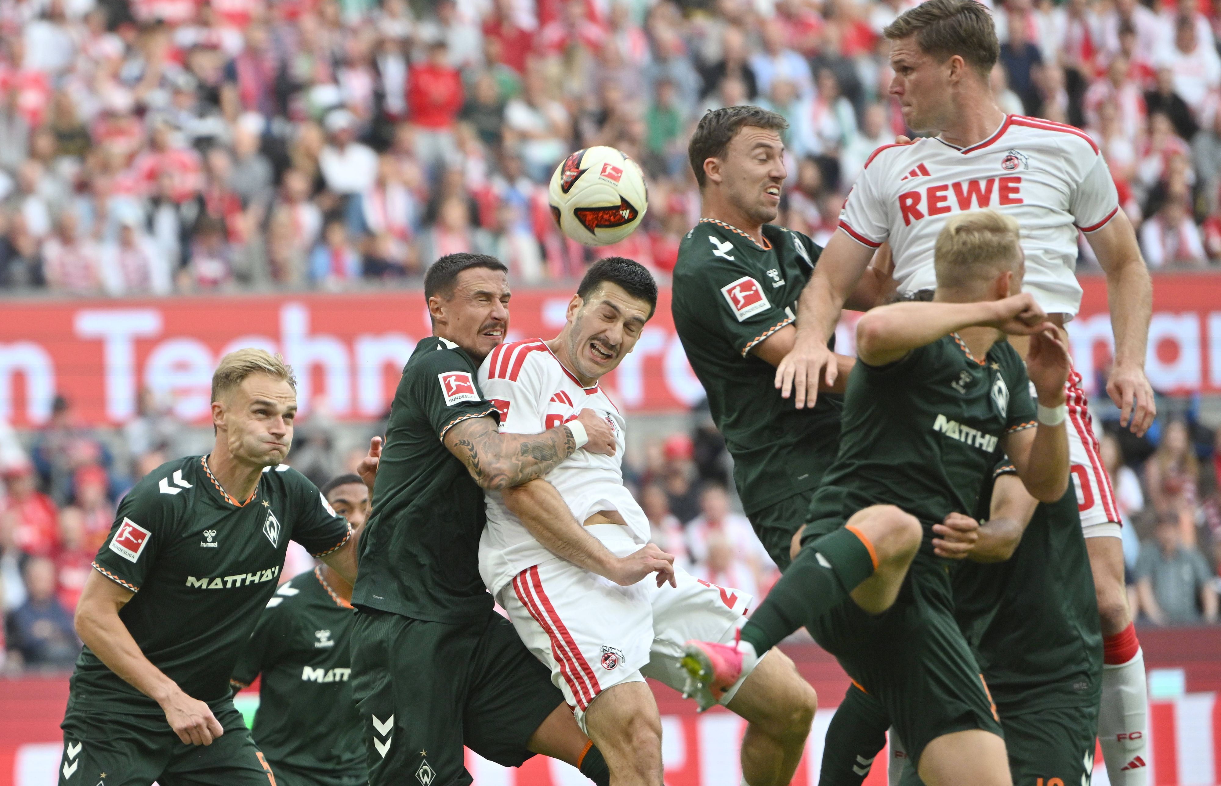 Spielszene der Partie 1. FC Köln gegen Werder Bremen.