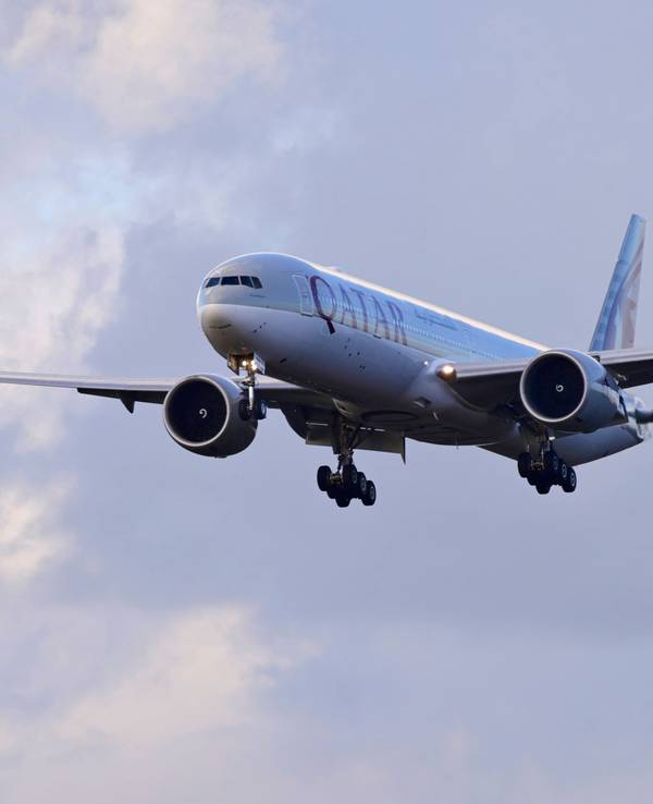 Boeing von Qatar Airways im Flug.