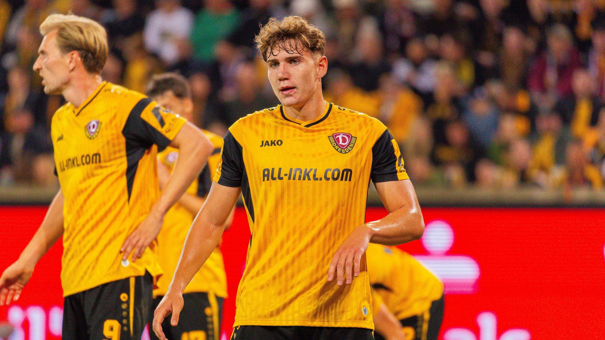 Spielszene im Duell von Dynamo Dresden gegen den VfL Bochum.