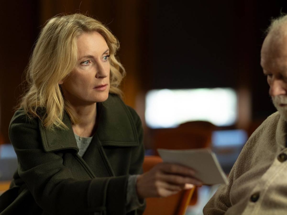 Im „Tatort: König in Gelb“ bekommt es Charlotte Lindholm (Maria Furtwängler) im doppelten Sinne mit Demenz zu tun. (Bild: NDR/Frizzi Kurkhaus)