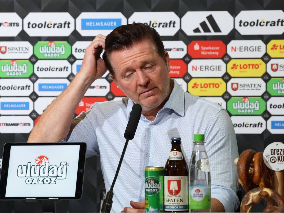 Ratlos bei Hannover 96 auf der Pressekonferenz: Christian Titz.