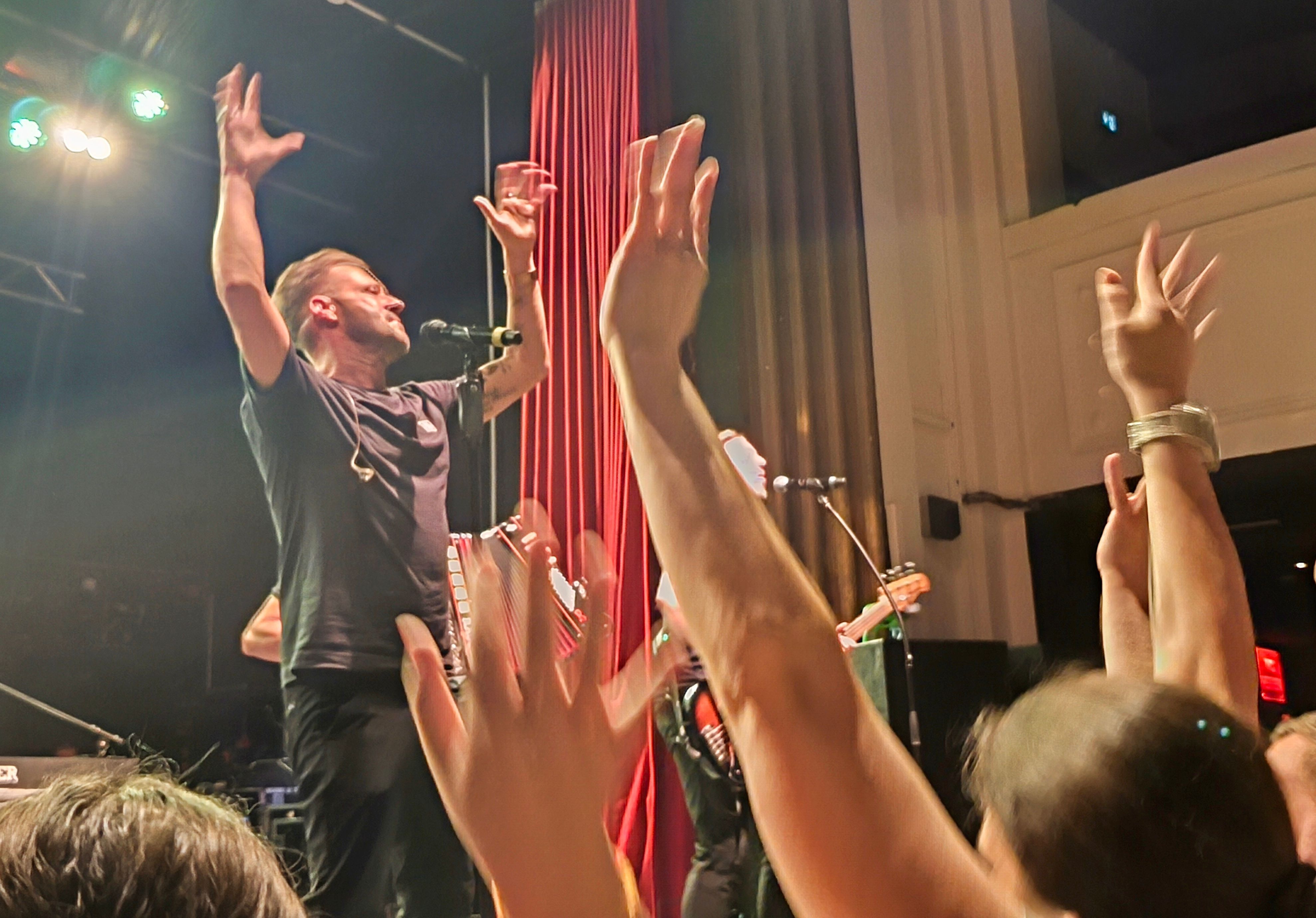Die Räuber beim Konzert in Kiel.