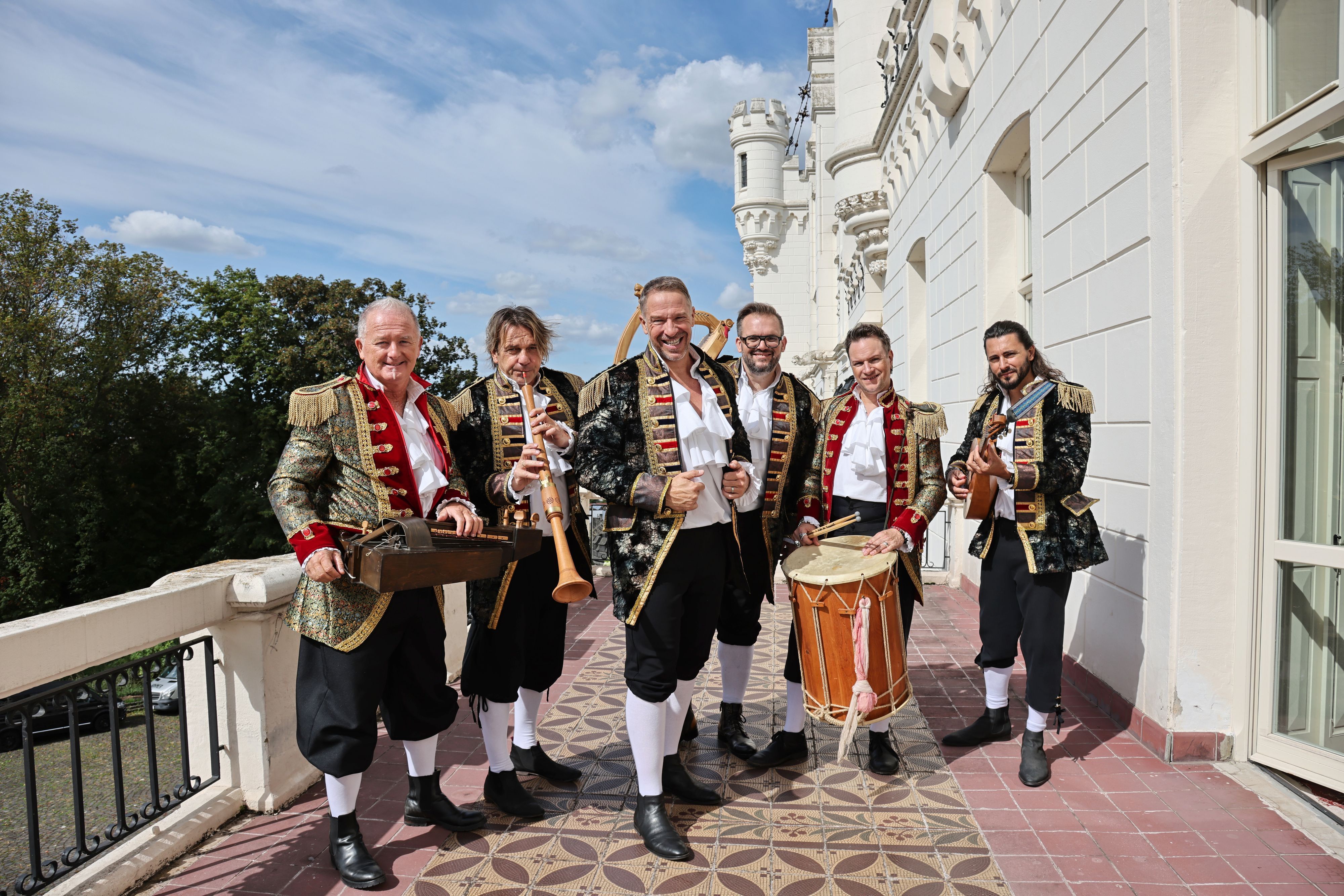 Die Höhner in historischen Outfits beim Videodreh.
