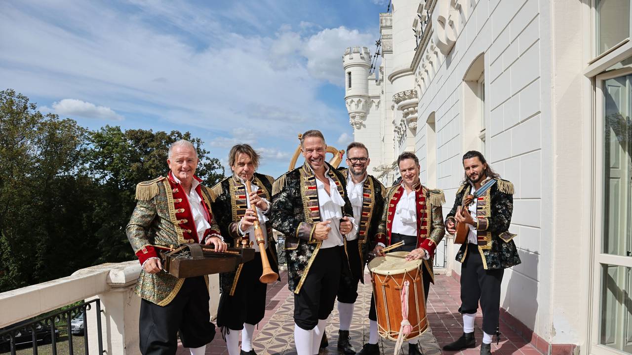 Die Höhner in historischen Outfits beim Videodreh.