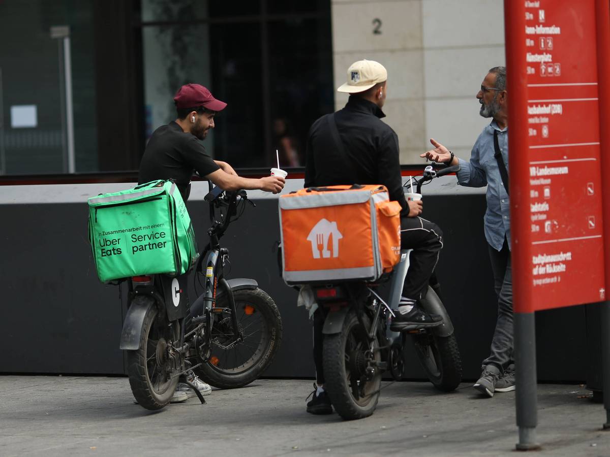Fahrradkuriere von Uber Eats und Lieferando