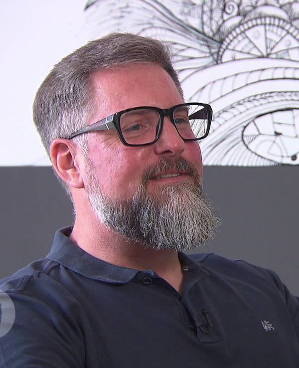 Axel (47) eröffnet die „Dinner“-Woche im Münsterland. (Bild: RTL)