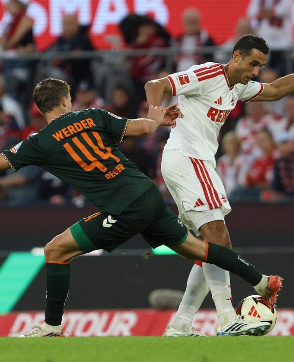Youri Regeer (SV Werder Bremen) im Zweikampf am 12. September 2026 gegen Kölns Ellyes Skhiri.