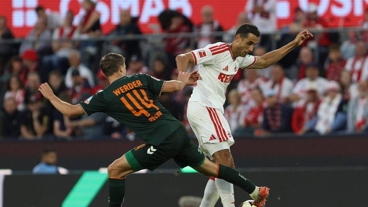 Youri Regeer (SV Werder Bremen) im Zweikampf am 12. September 2026 gegen Kölns Ellyes Skhiri.