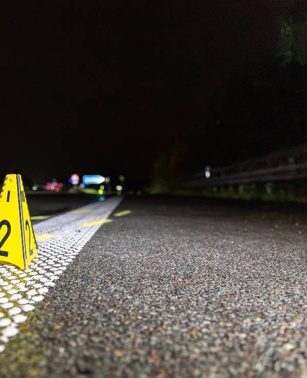 Bei einem Unfall auf der Autobahn 44 nahe dem Autobahnkreuz Werl sind vier Menschen schwer verletzt worden. (Symbolbild)
