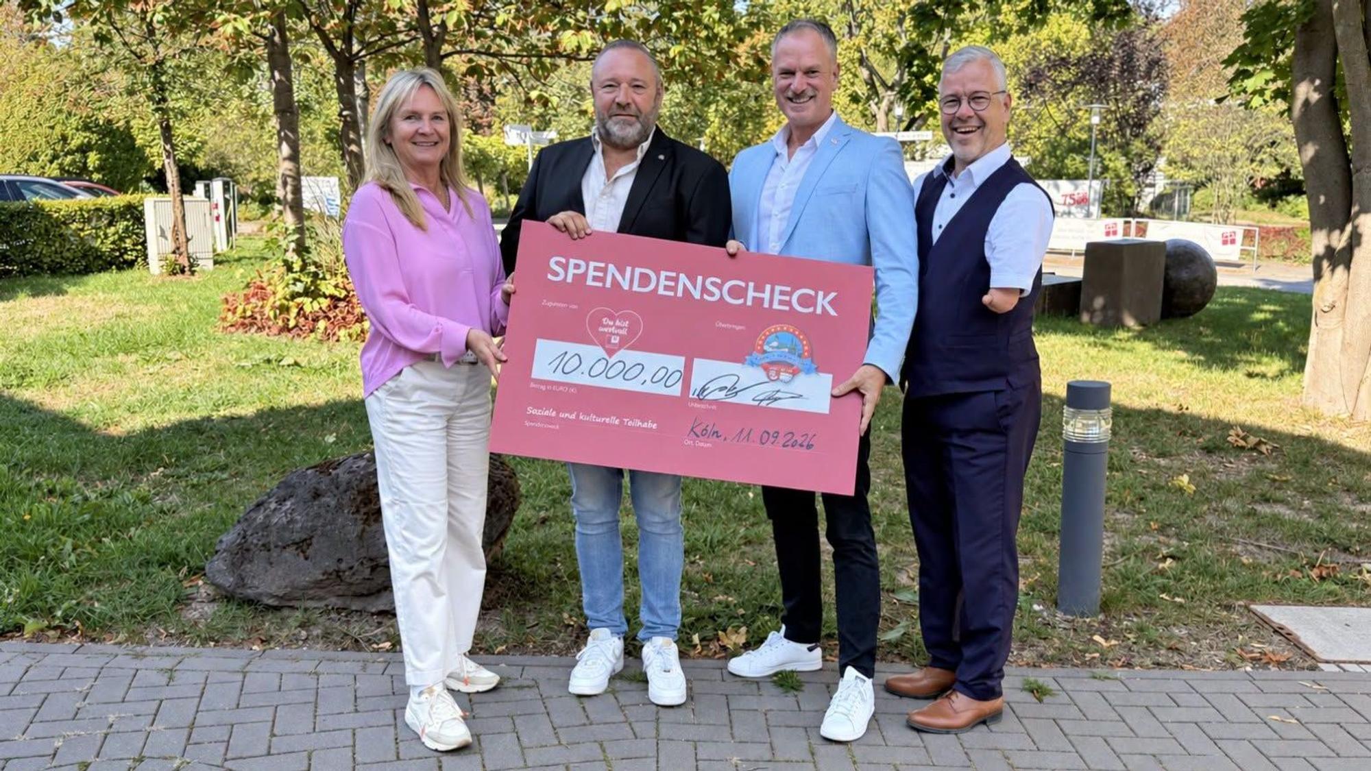 Scheckübergabe der KG Köln-Rodenkirchen an die Diakonie Michaelshoven.