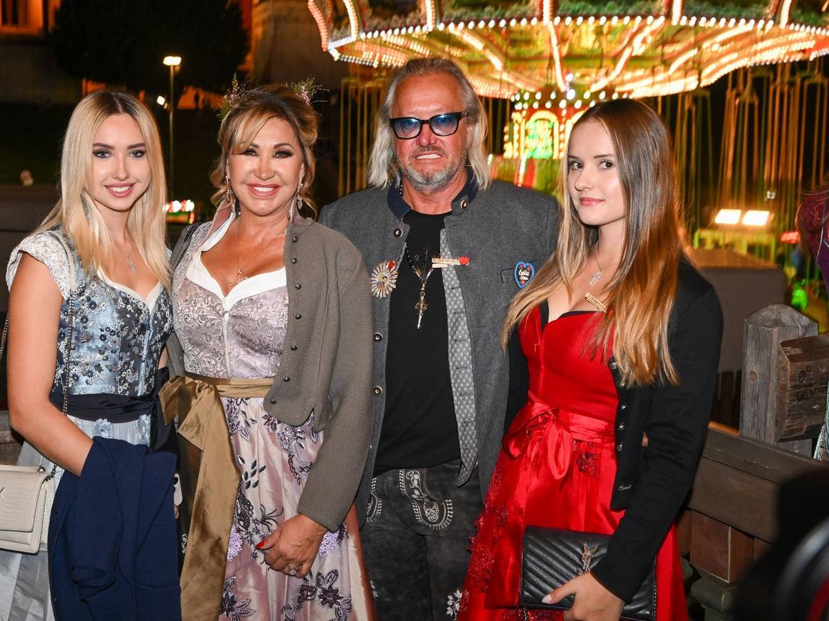 Deutschlands wohl bekannteste Jetset-Familie wechselt den Sender, von links: Shania, Carmen, Robert udn Davina Geiss. (Bild: 2022 Hannes Magerstaedt/Hannes Magerstaedt)