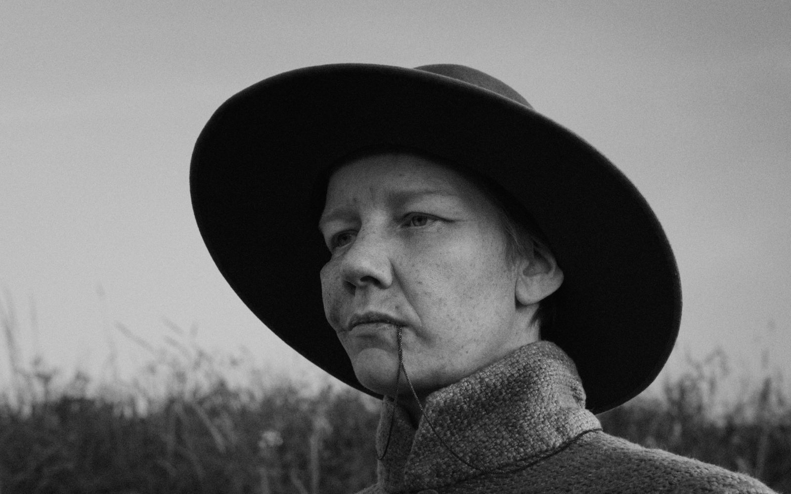 Sandra Hüller wurde bei der Berlinale für ihre Darbietung in „Rose“ mit einem Silbernen Bären als beste Hauptdarstellerin ausgezeichnet. (Bild: Piffl Medien/Schubert/ROW Pictures/Walker+Worm Film/Gerald Kerkletz)