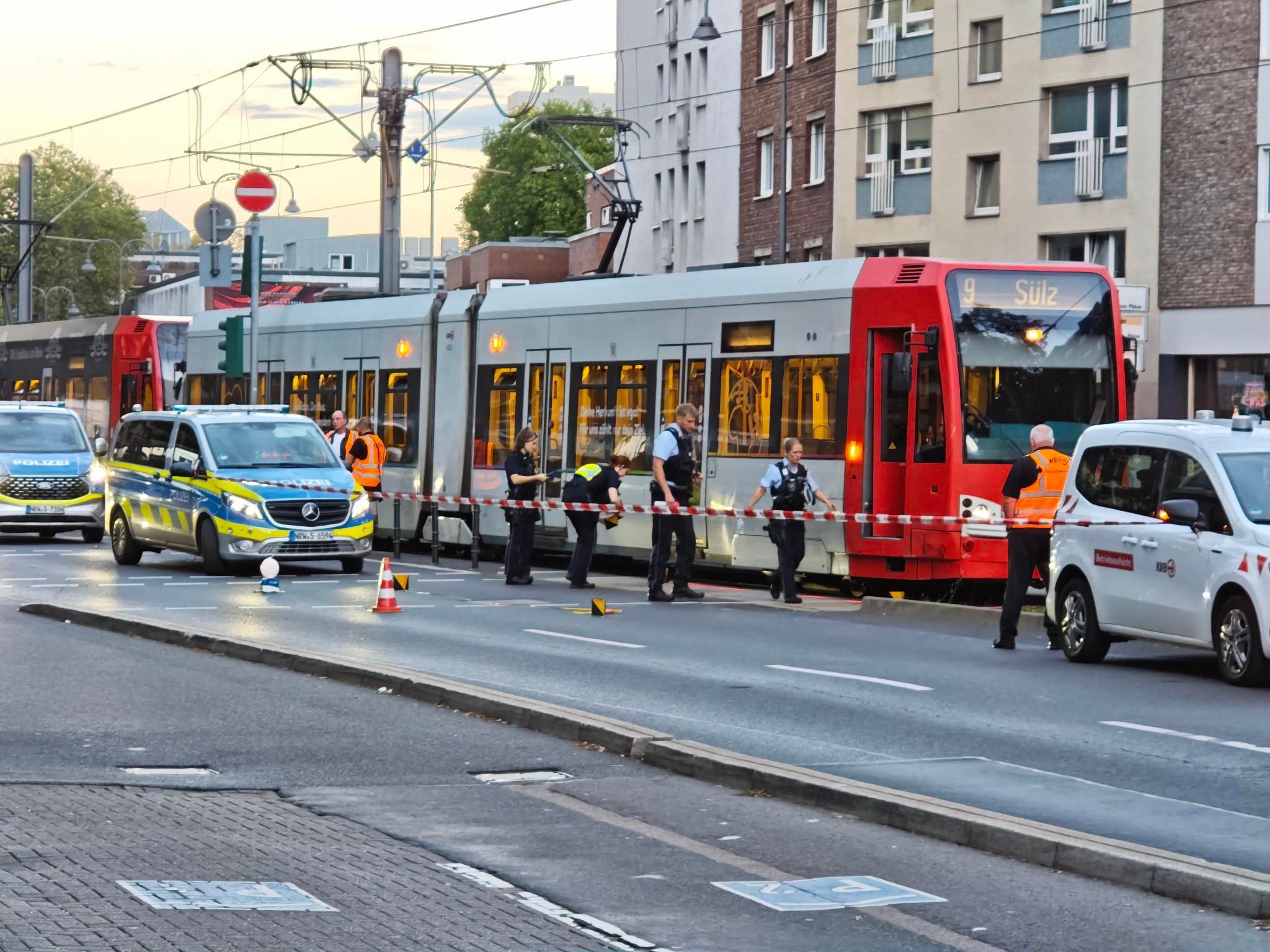Zwischen Heumarkt und Neumarkt kam es zu einem KVB-Unfall.
