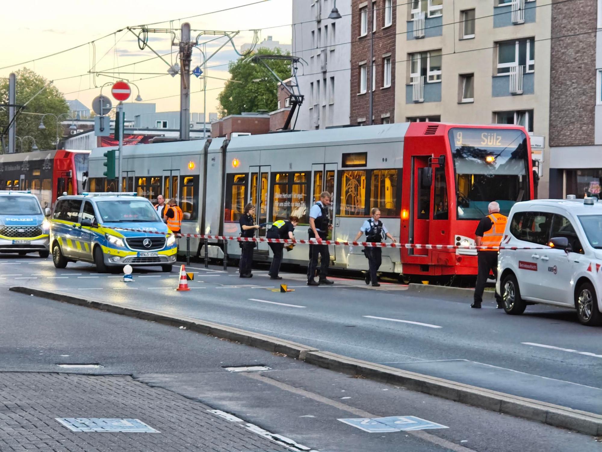 Zwischen Heumarkt und Neumarkt kam es zu einem KVB-Unfall.