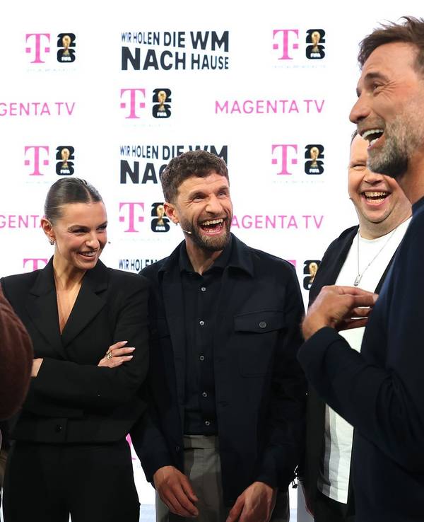 Bei der Fußball-WM waren sie für Magenta TV im Einsatz, von links: Mats Hummels, Laura Wontorra, Thomas Müller, Wolff-Christoph Fuss und Jürgen Klopp. (Bild: 2026 Getty Images/Alexander Hassenstein)