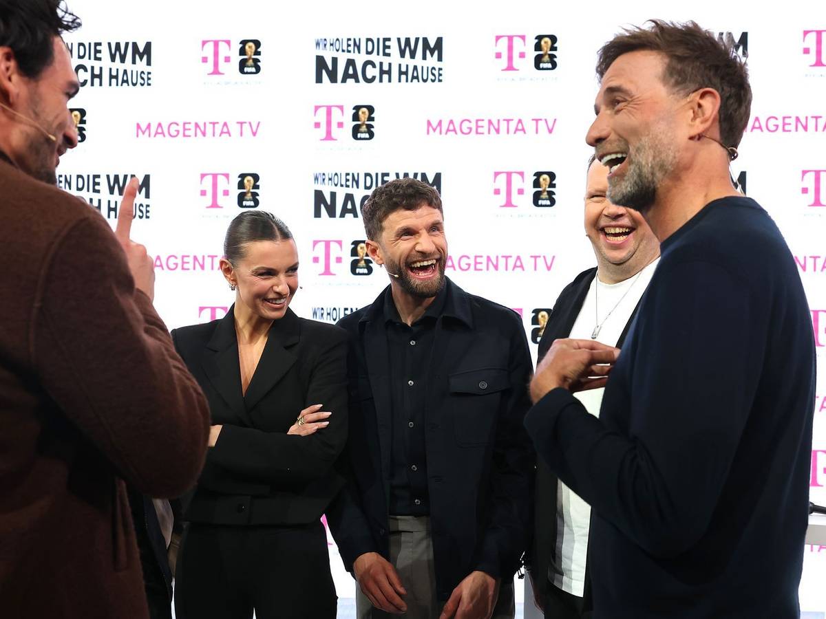Bei der Fußball-WM waren sie für Magenta TV im Einsatz, von links: Mats Hummels, Laura Wontorra, Thomas Müller, Wolff-Christoph Fuss und Jürgen Klopp. (Bild: 2026 Getty Images/Alexander Hassenstein)
