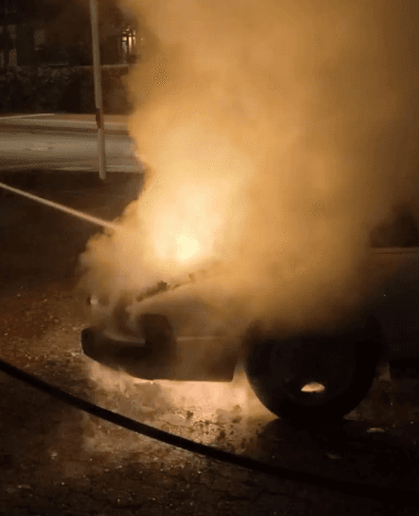 Ein seltener Porsche 911 Targa ging in Kleve in Flammen auf.