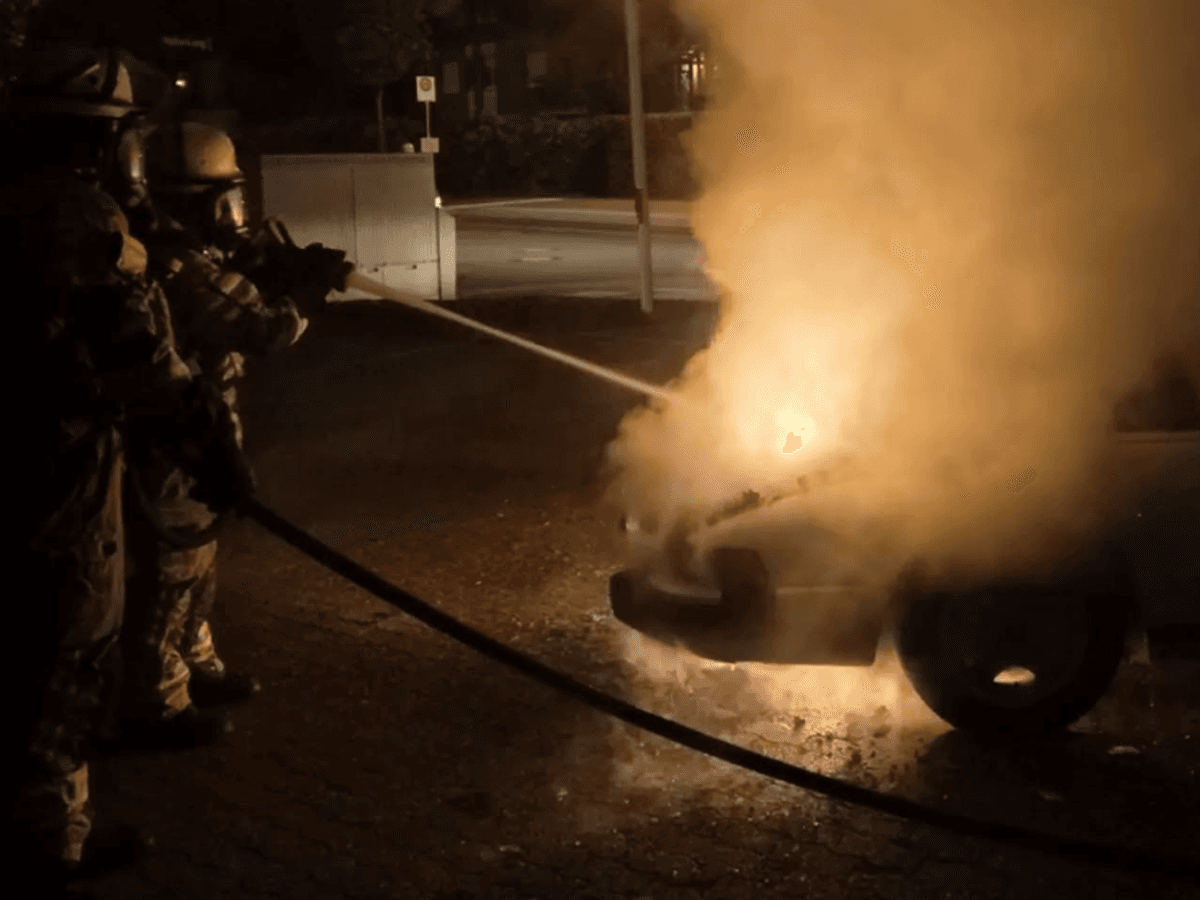 Ein seltener Porsche 911 Targa ging in Kleve in Flammen auf.