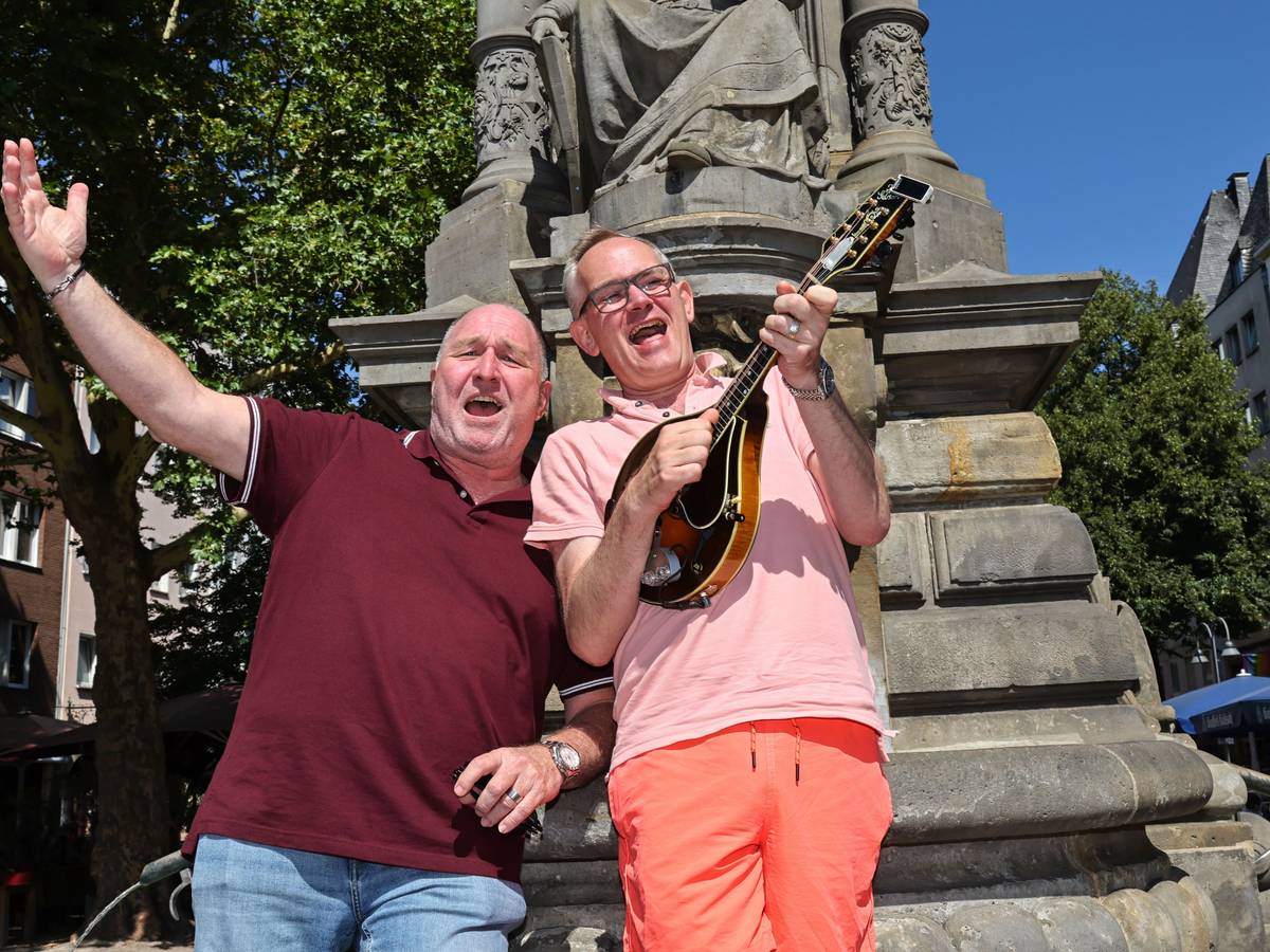 Ralf Schlegelmilch mit JP Weber in der Altstadt.