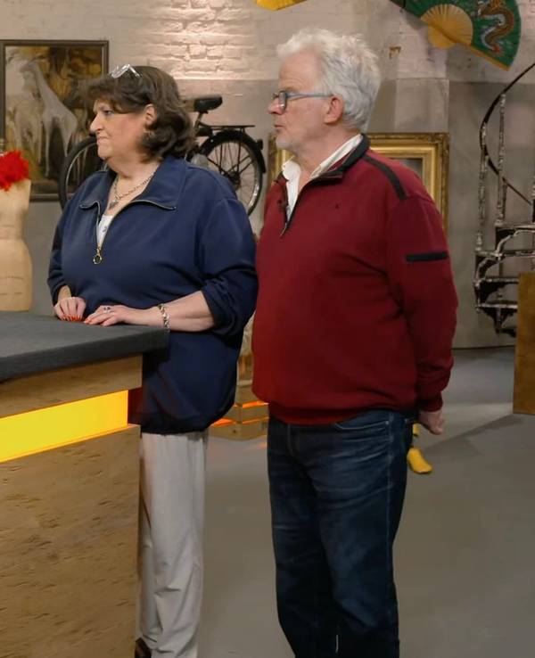 Horst Lichter konnte die Höhe der Schätzung in der Mittwochsausgabe der ZDF-Trödelshow „Bares für Rares“ kaum glauben. (Bild: ZDF)