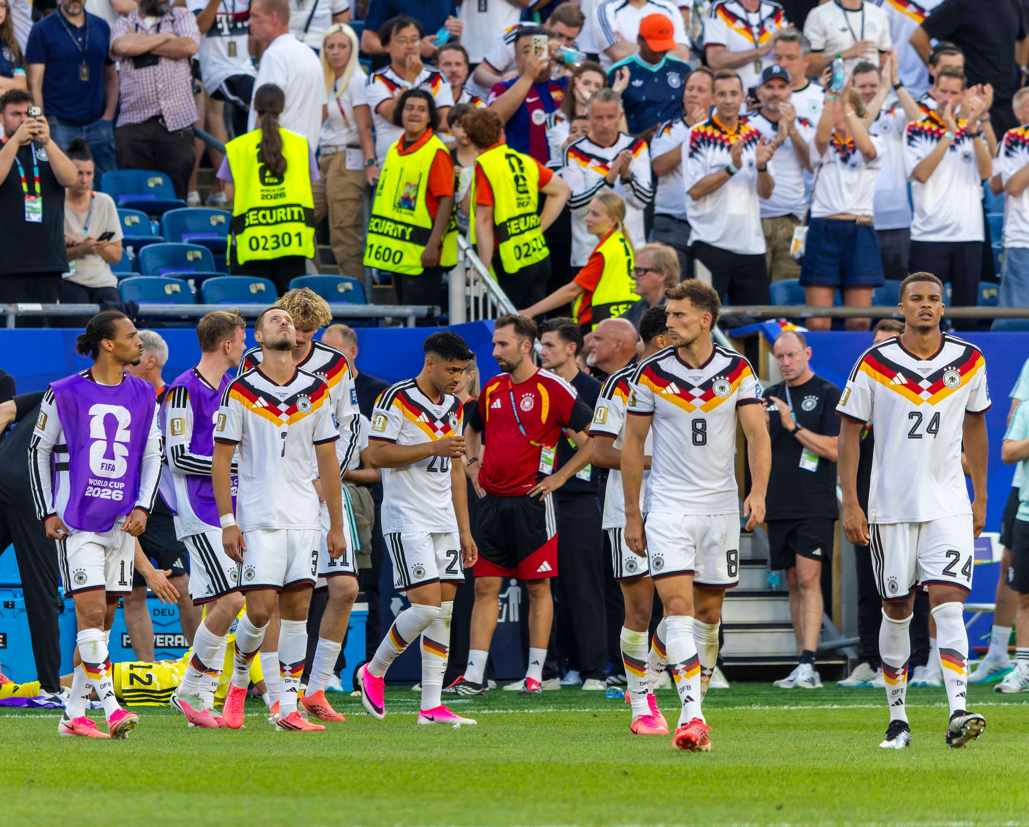 Das DFB-Team nach dem WM-Aus gegen Paraguay.