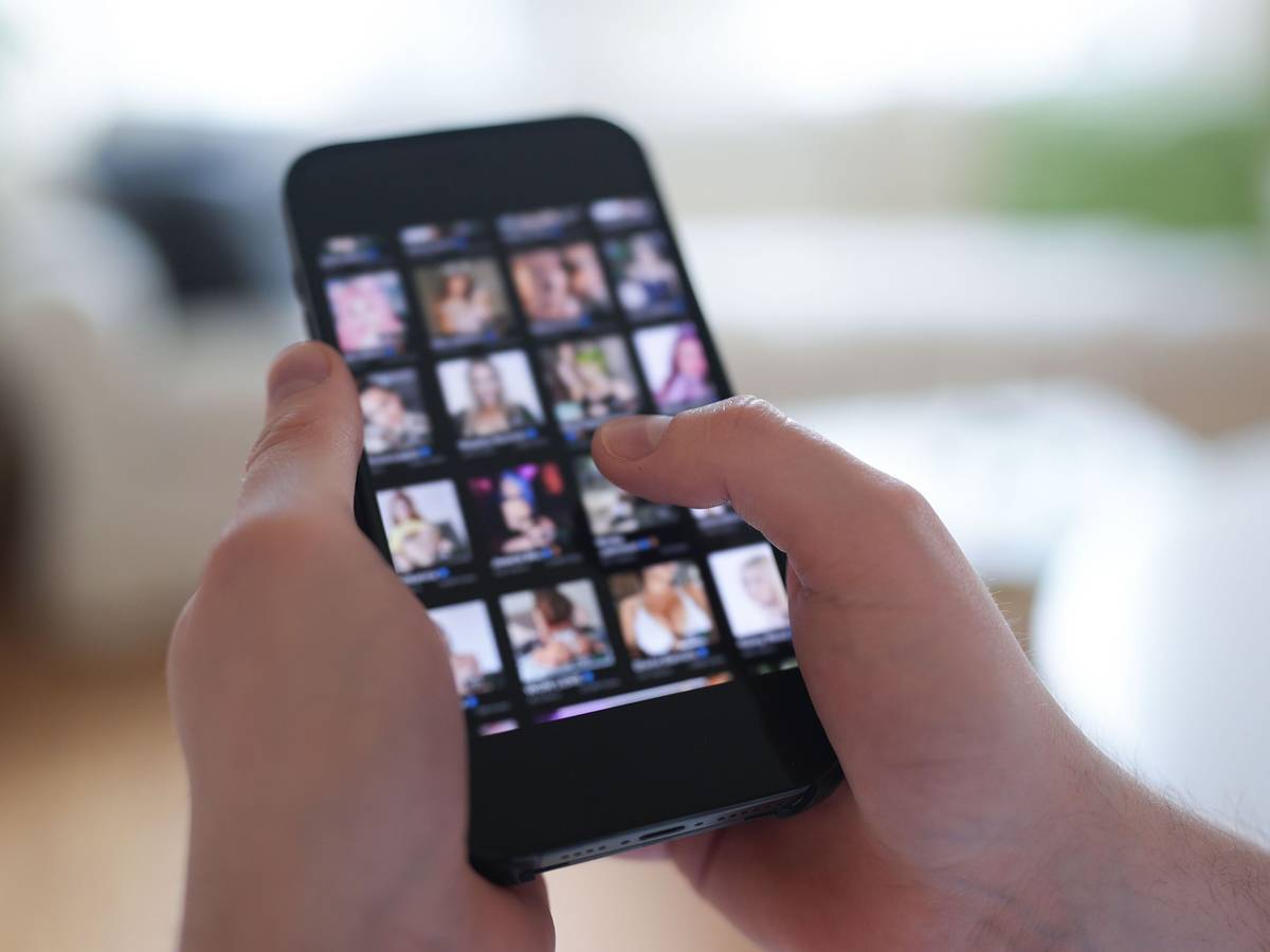 Die laut Staatsanwaltschaft Geschädigten schauten sich Pornofilme im Internet an. (Symbolbild)