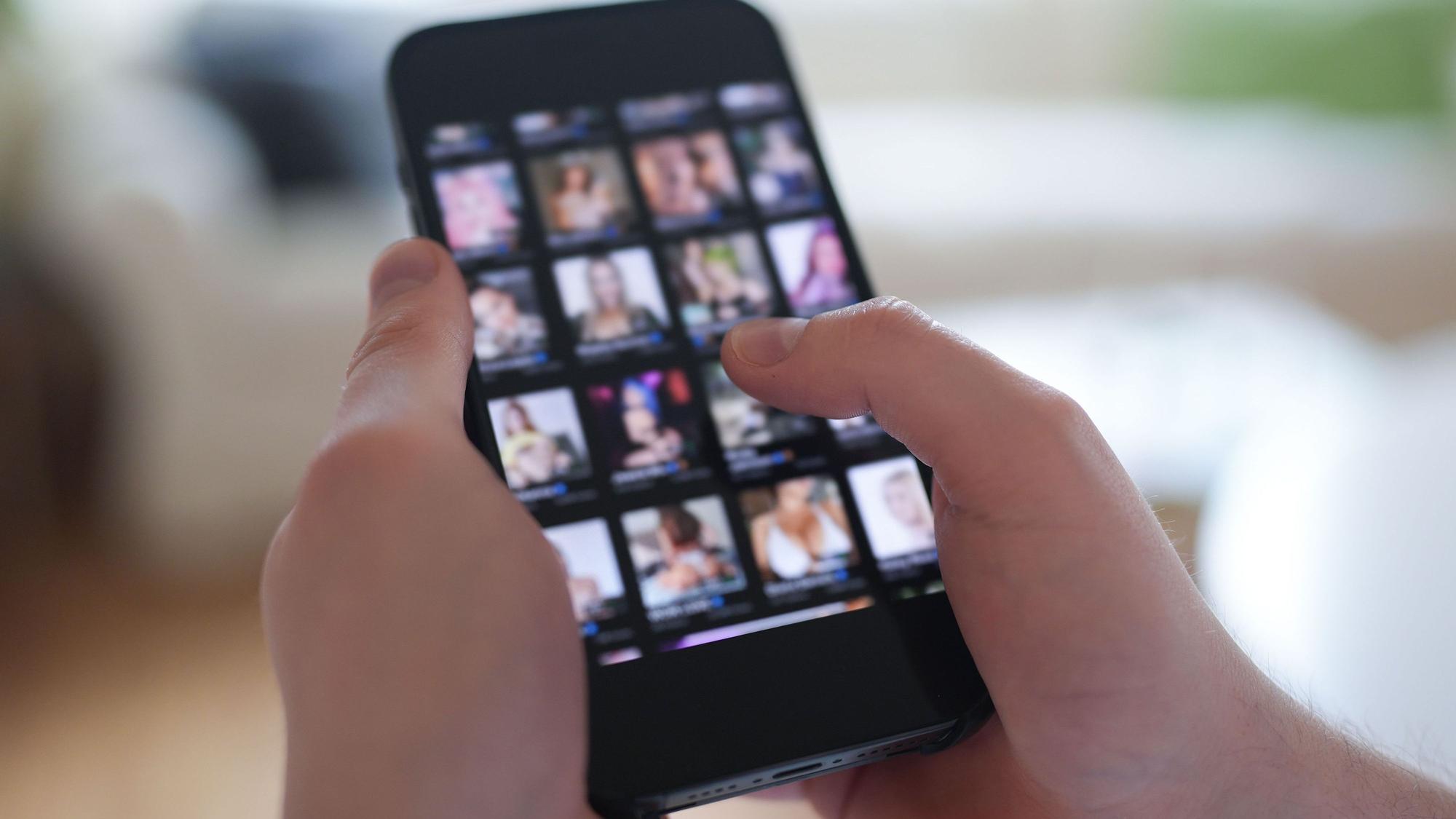 Die laut Staatsanwaltschaft Geschädigten schauten sich Pornofilme im Internet an. (Symbolbild)
