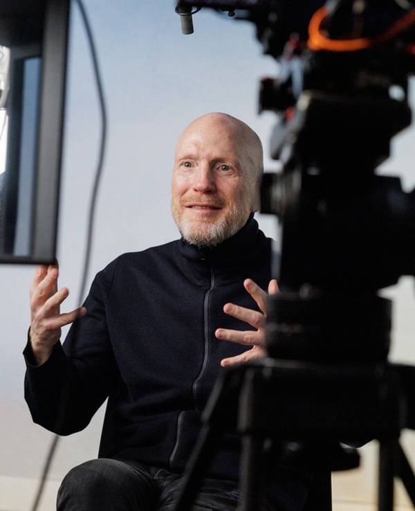 Matthias Sammer steht im Film zu seiner DDR-Vergangenheit. (Bild: ZDF / Thomas Dashuber)