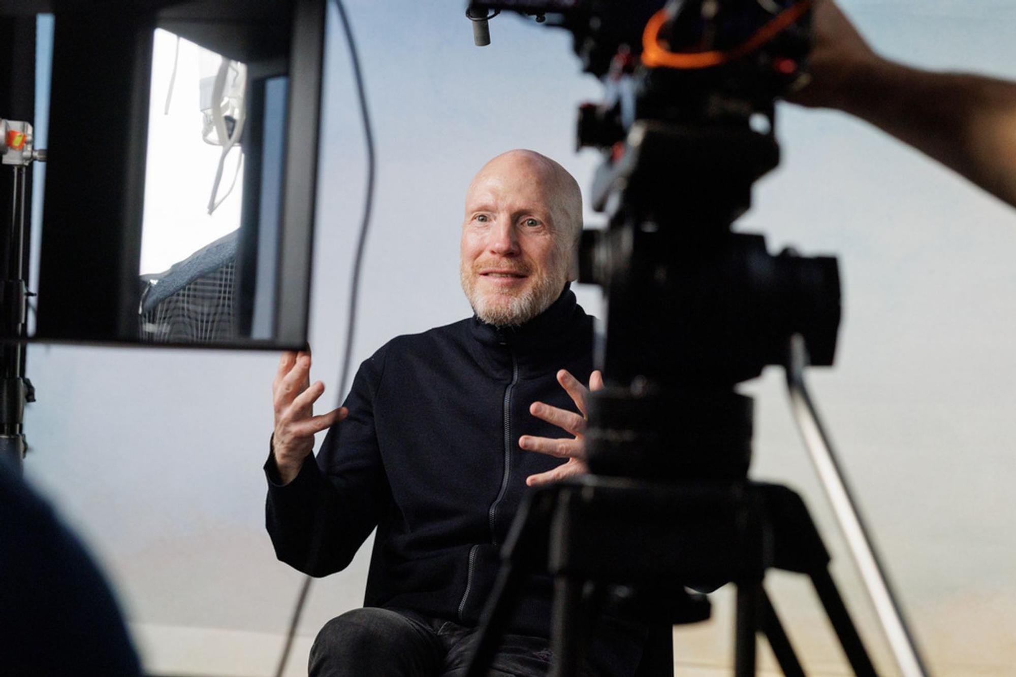 Matthias Sammer steht im Film zu seiner DDR-Vergangenheit. (Bild: ZDF / Thomas Dashuber)