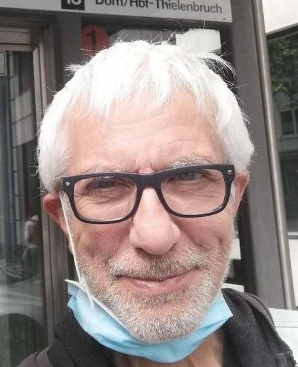 Joe G. steht neben Ralf Richter.
