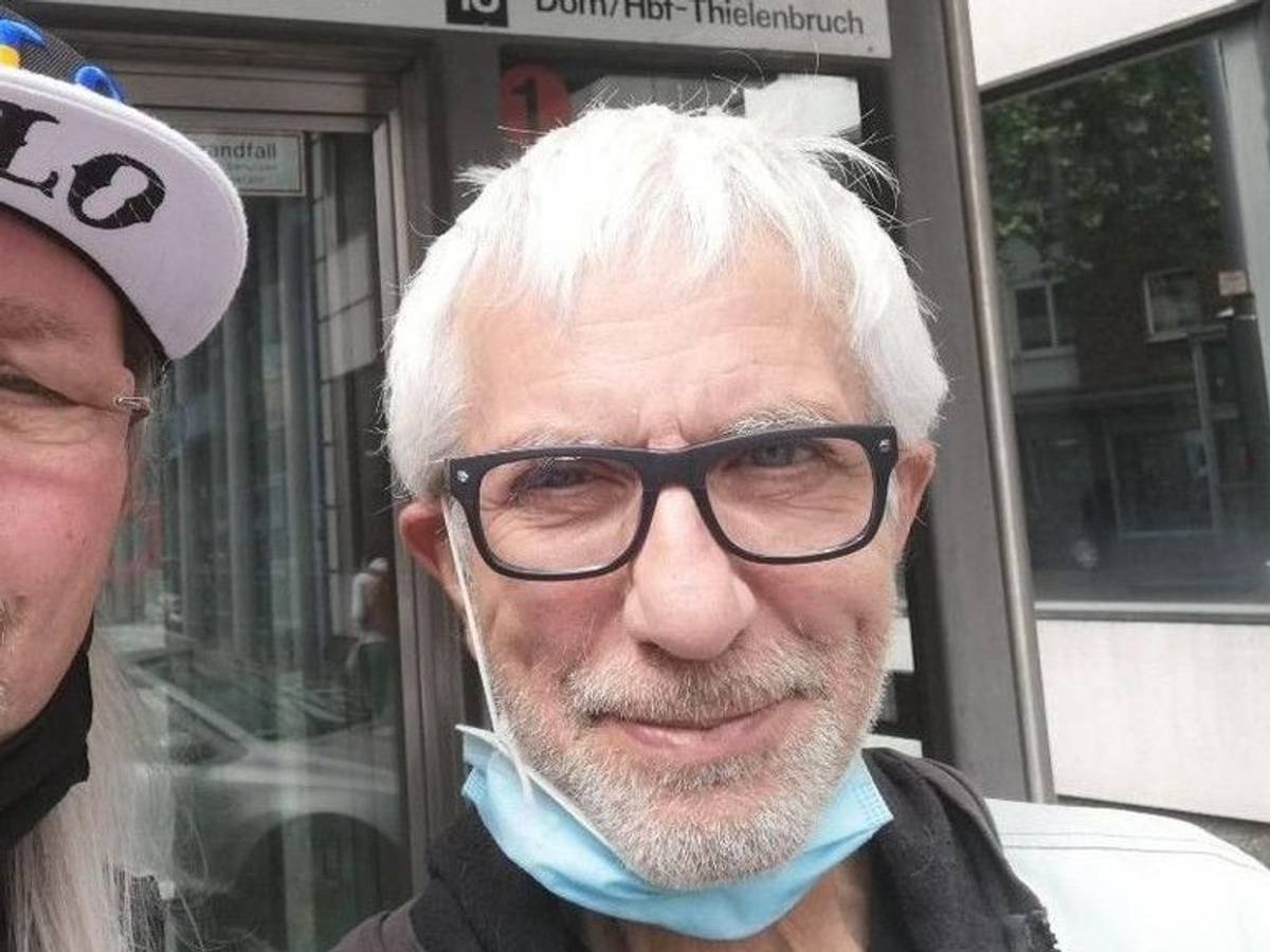 Joe G. steht neben Ralf Richter.