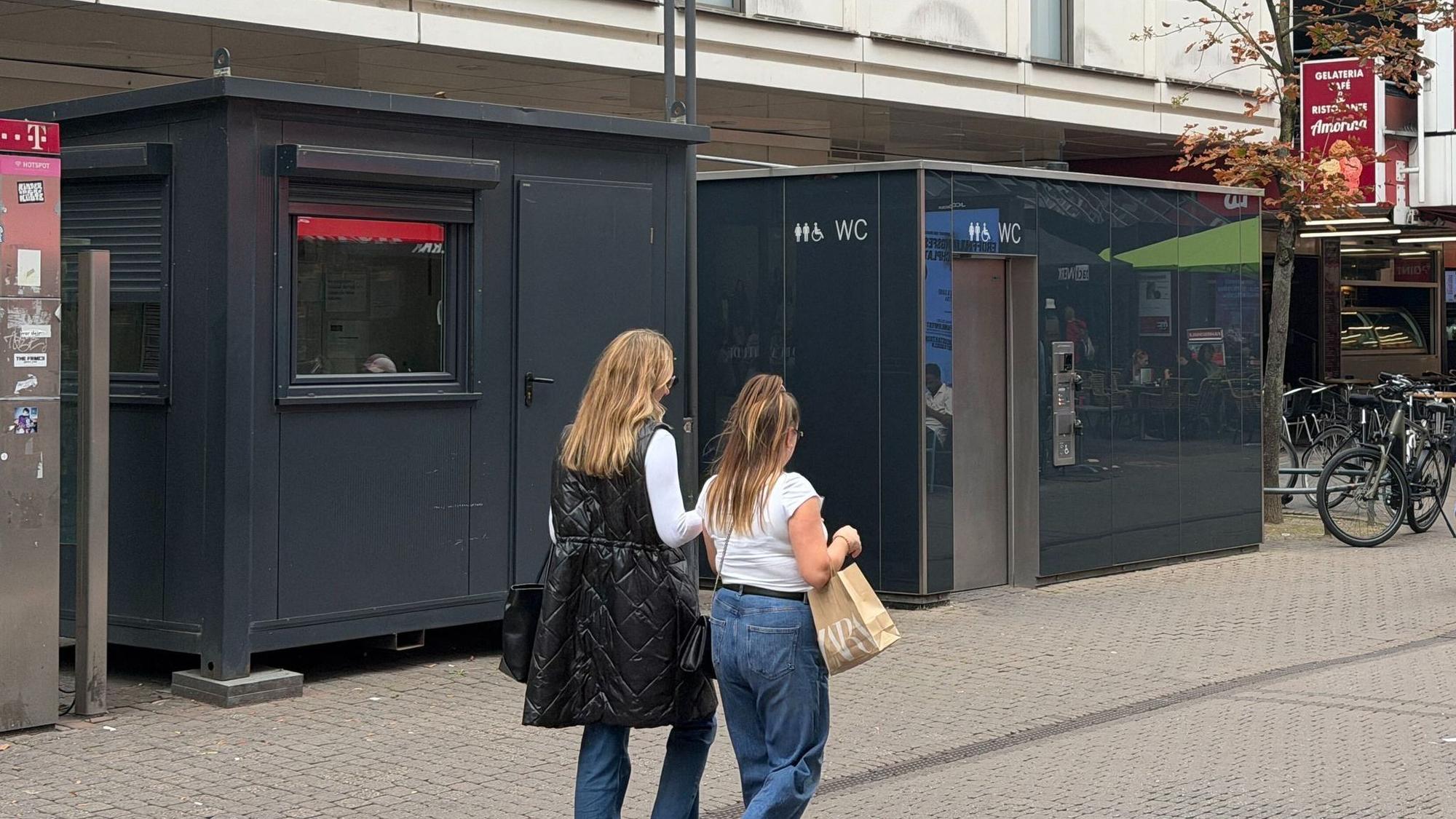 Öffentliche Toilette in Köln