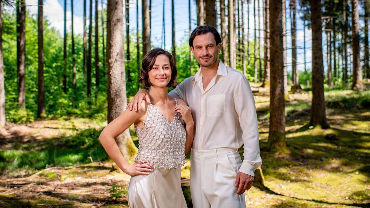Pippa Fee Rupperti und Jaime Ferkic spielen das neue „Sturm der Liebe“-Traumpaar, Emilia und Massimo. (Bild: ARD / WDR / Christof Arnold)