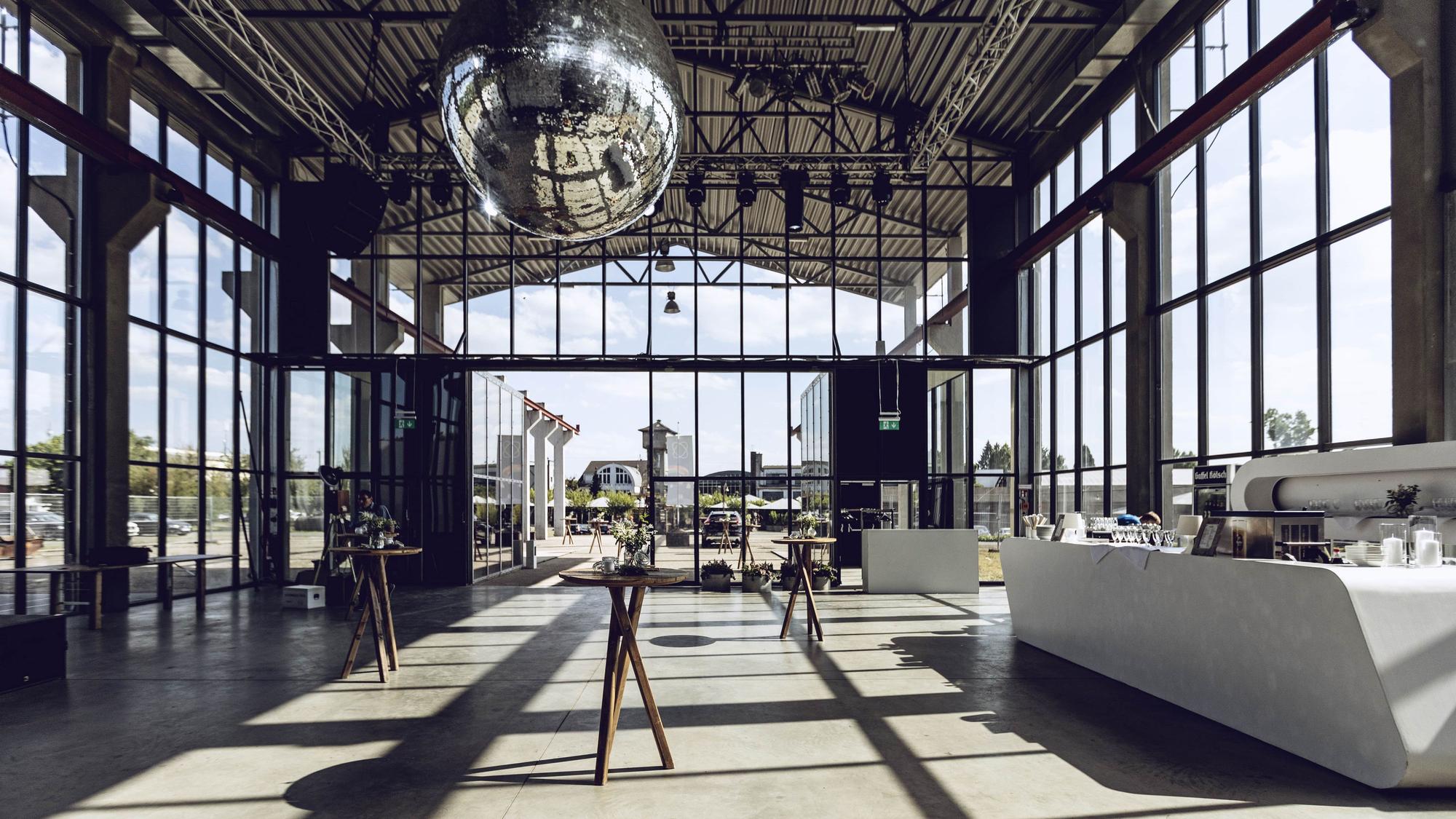 Blick in das Foyer der Wassermannhalle.