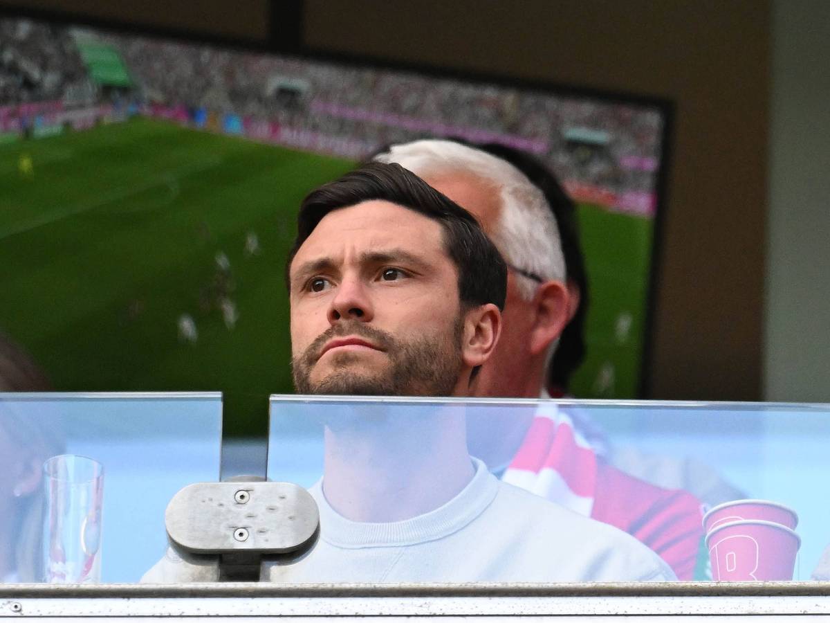 Jonas Hector in einer Loge im FC-Stadion.