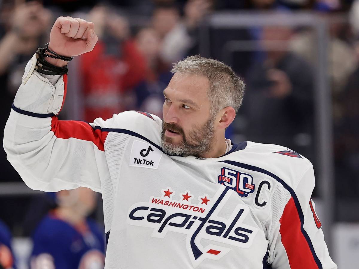 Alex Owetschkin von den Washington Capitals jubelt nach seinem 895. Karrieretor.